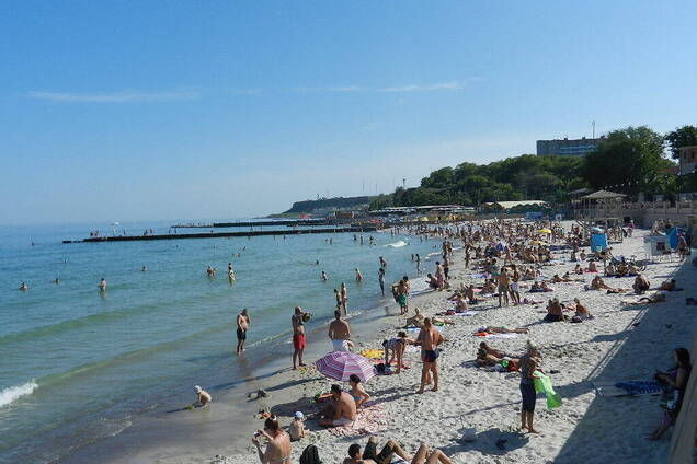 Эпидемиологи порекомендовали воздержаться от купания на одесских пяжах