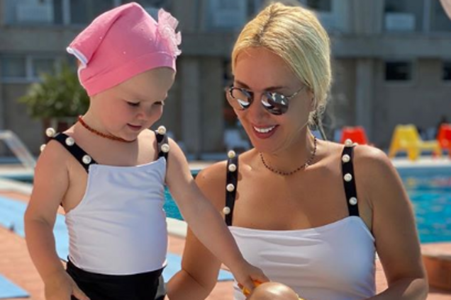 49-річна Кудрявцева похвалилася тілом в купальнику. Фото