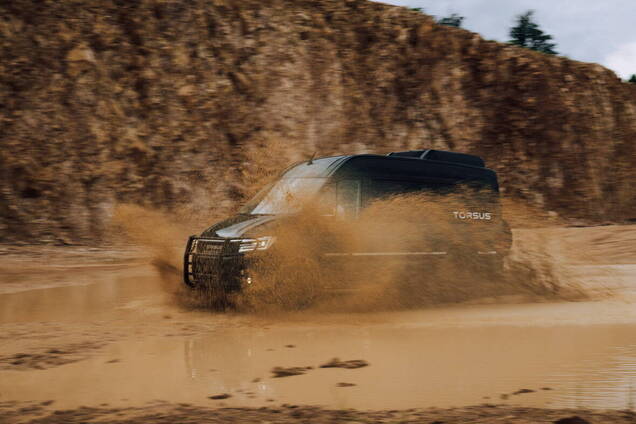 Volkswagen Krafter превратили в полноприводный вездеход