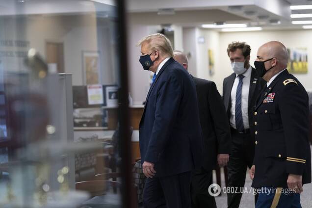 Дональд Трамп наконец-то надел маску