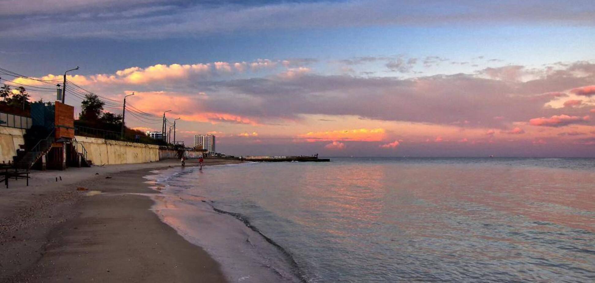 У морі біля Одеси почали помічати шприци з голками. Ілюстрація
