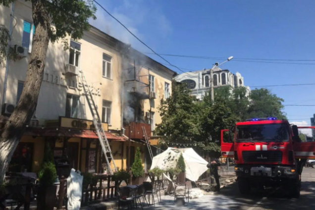 Пожар в Одессе уничтожил около 8 квартир