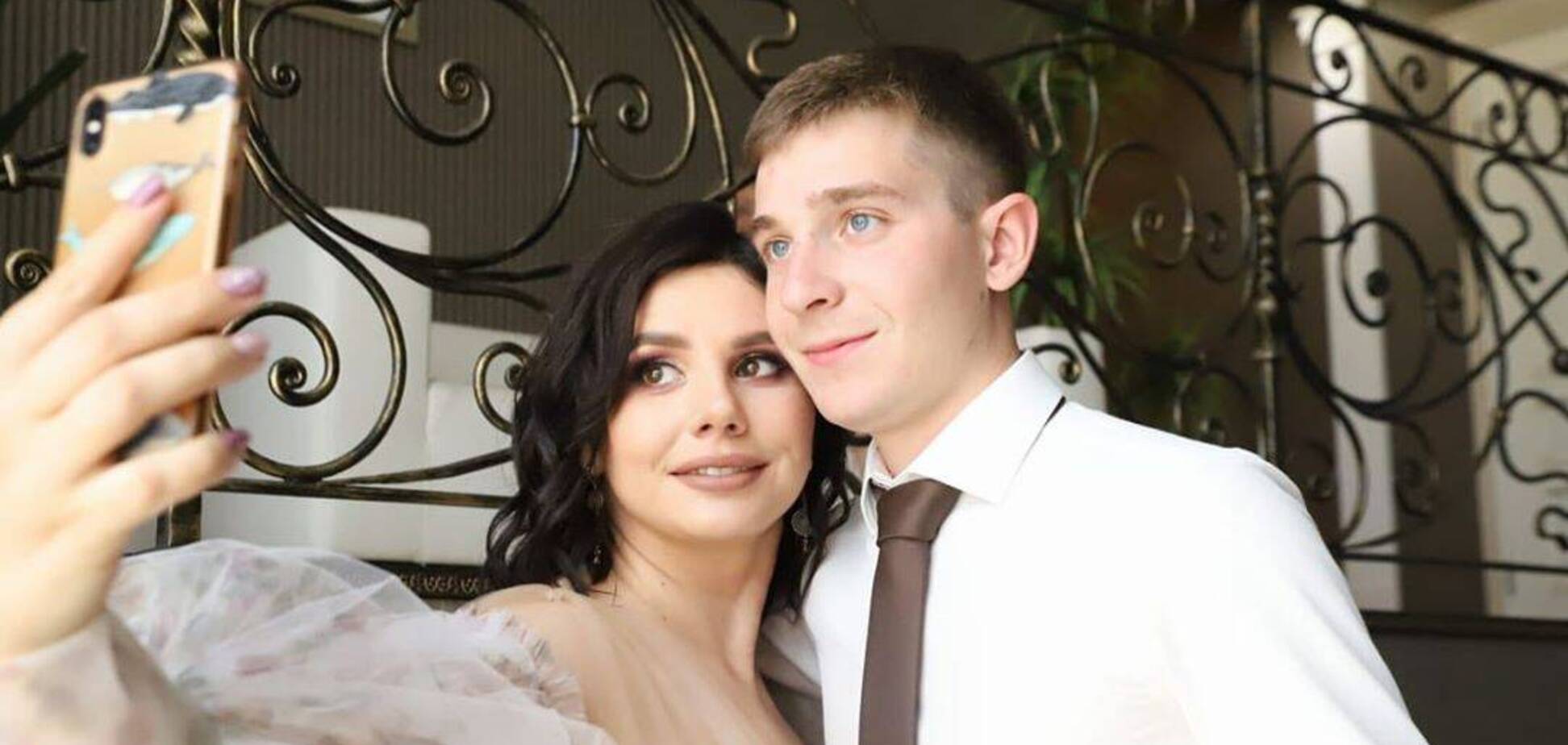 Известная российская блогерша вышла замуж за 20-летнего сына своего экс-супруга