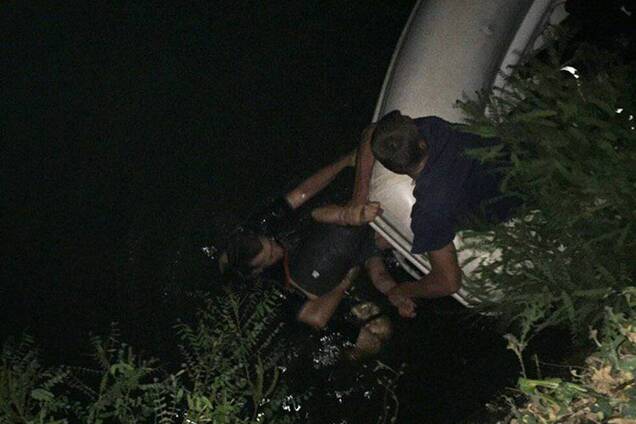 У Дніпрі врятували потопаючого чоловіка. Фото