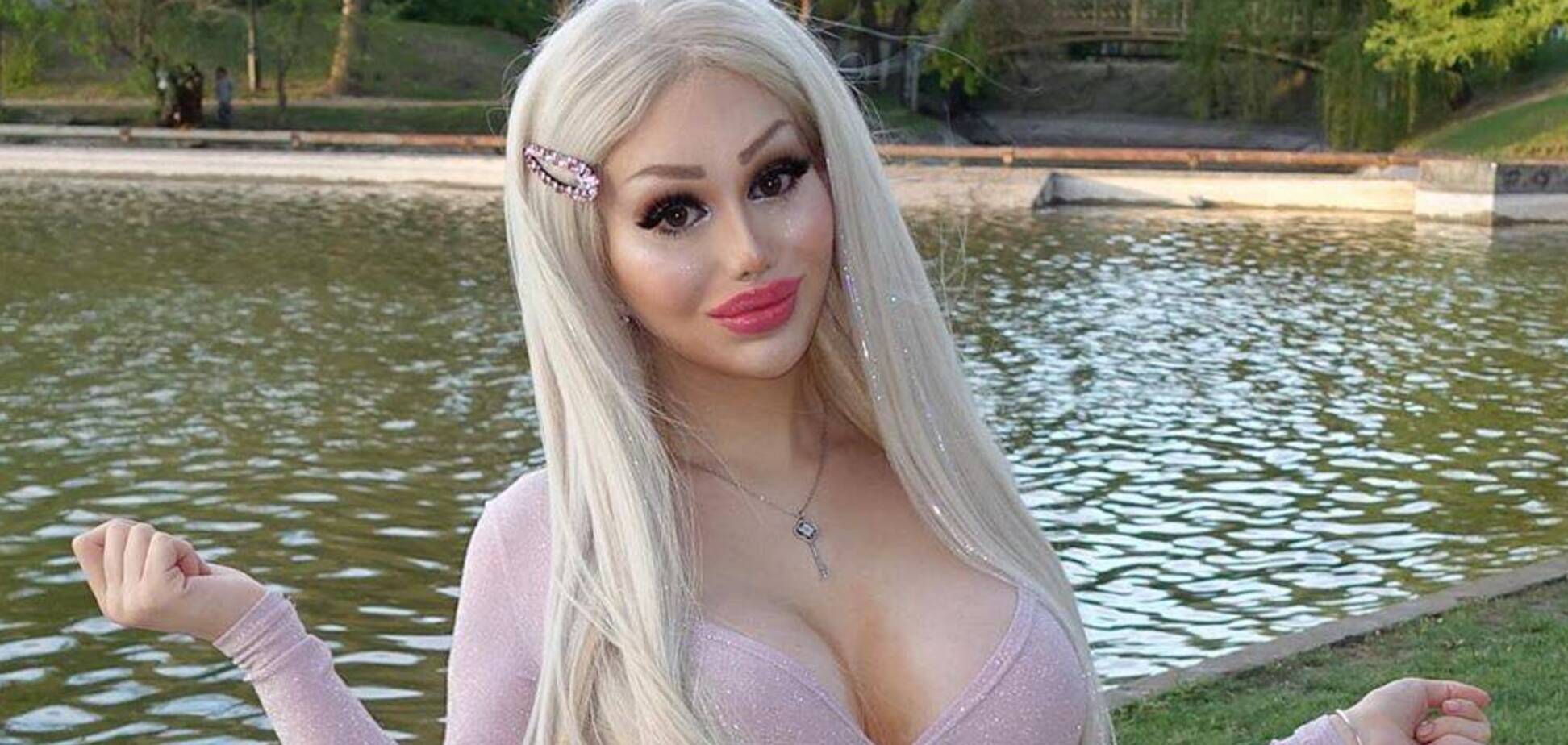 Модель превратила себя в куклу Барби и осталась без работы. Фото