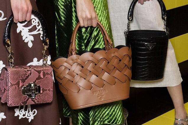 Как подобрать сумку к платью по цвету: советы от Андре Тана