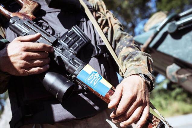 Во время эвакуации на Донбассе погиб военный медик