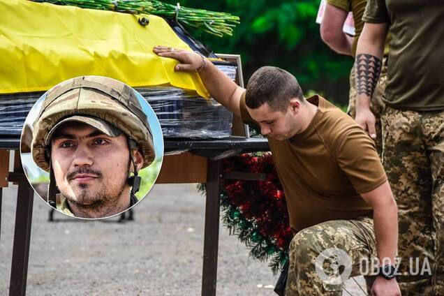 Україна попрощалась з загиблим на Донбасі Героєм Матвіївим: фото і відео