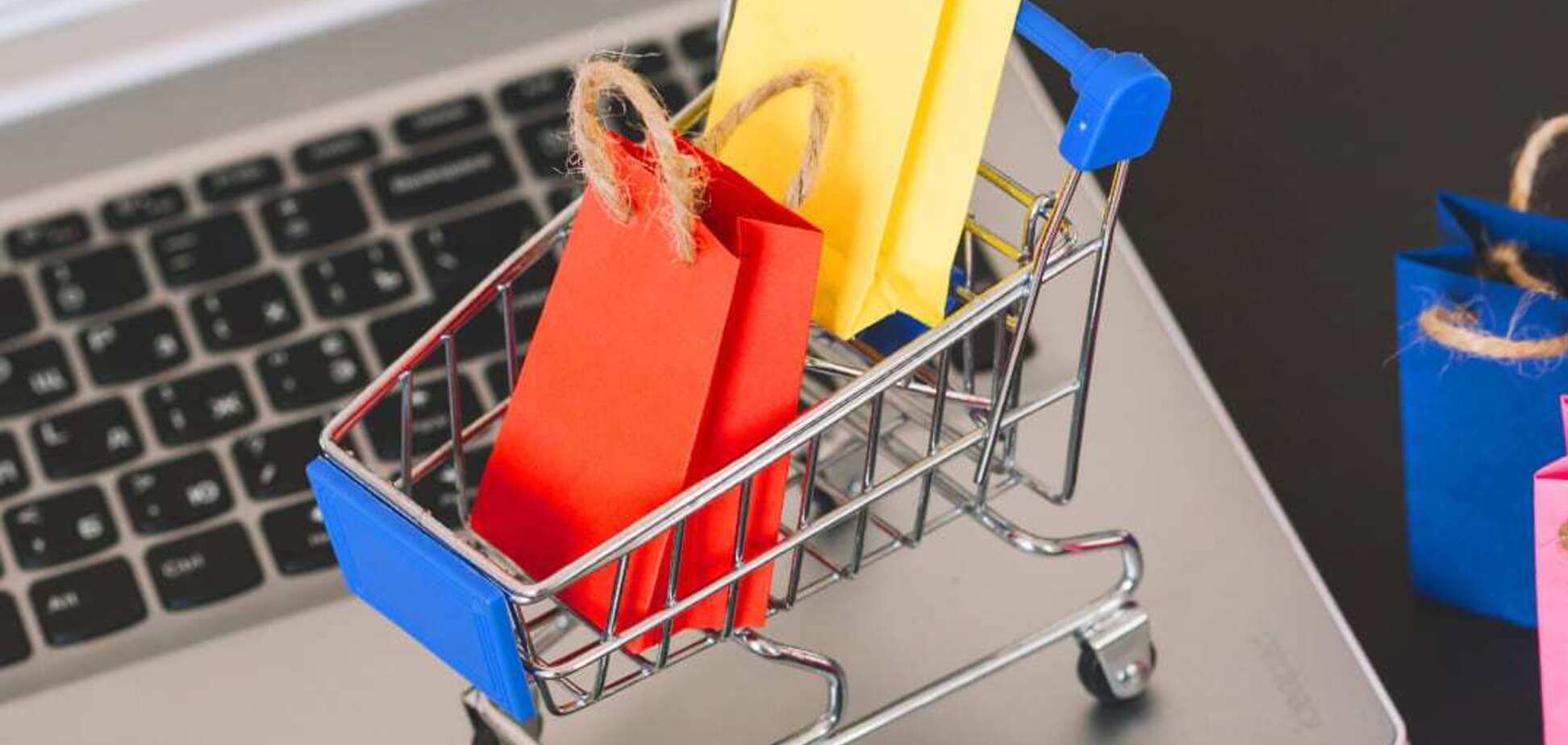 Как сэкономить на покупках в любимых онлайн-магазинах: список скидок до 75%