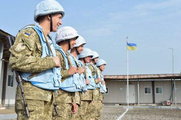 Президент Зеленский поздравил украинских миротворцев с профессиональным праздником