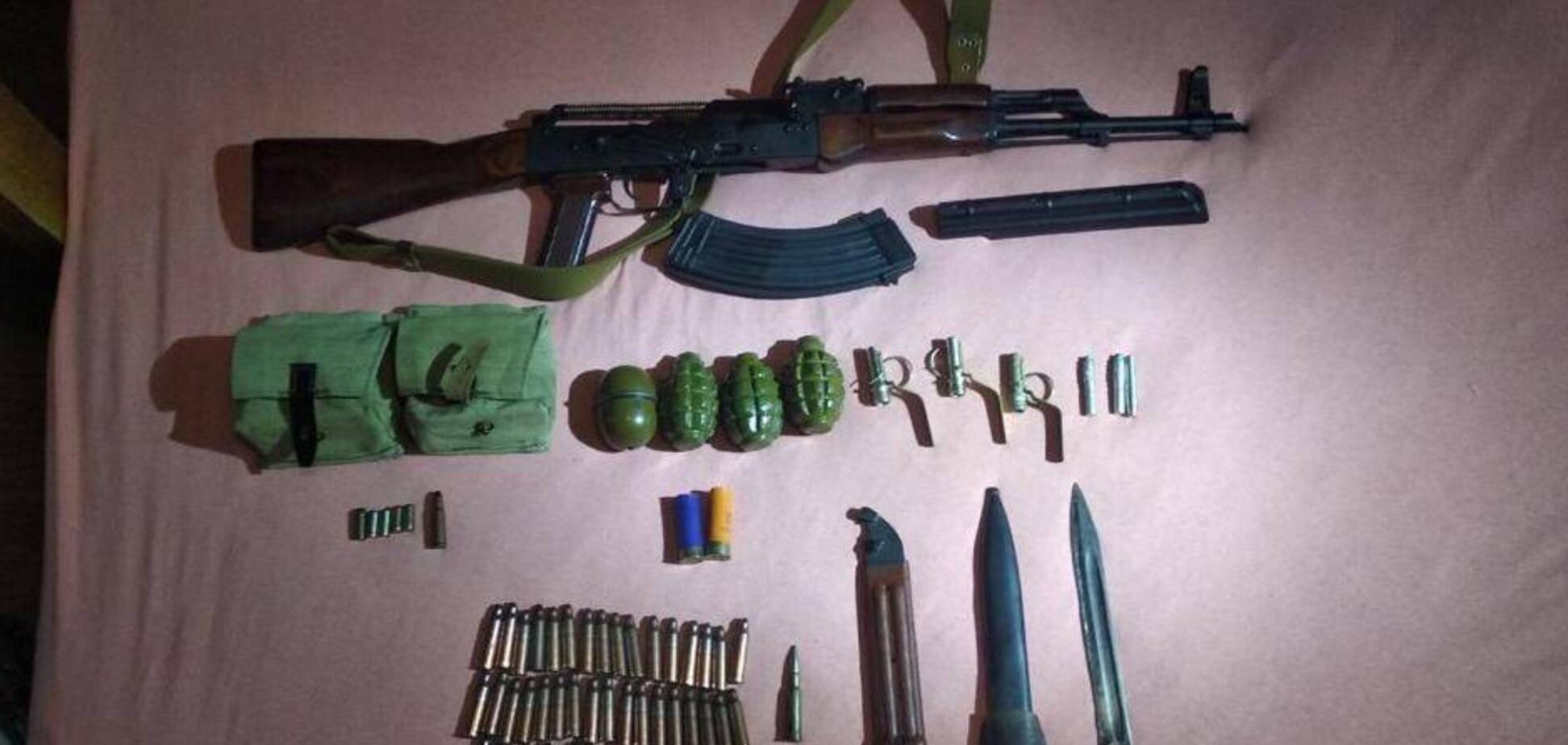 Правоохранители раскрыли преступную группировку, которая торговала боеприпасами в интернете