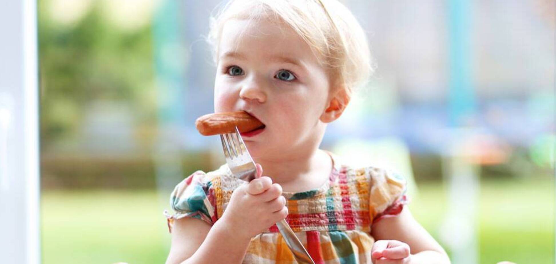 Кормить или не кормить: эксперты рассказали, как правильно выбрать колбасу для ребенка