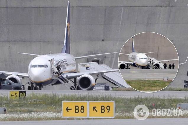 Все пассажиры покинули самолет