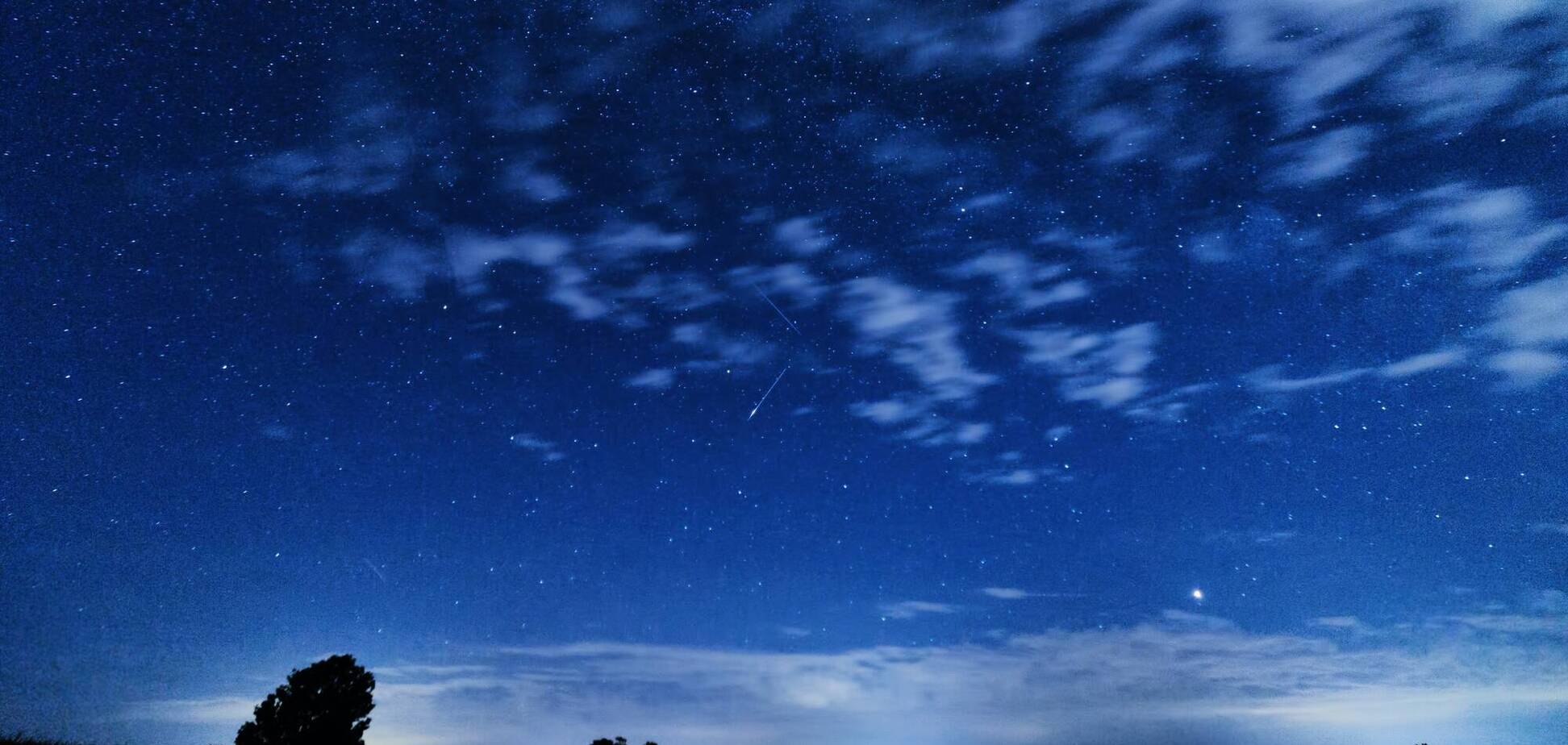Звездопад Персеиды можно наблюдать каждый год в августе со стороны созвездия Персея
