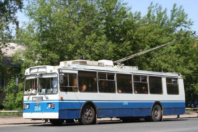 В Днепре пассажир троллейбуса укусил кондуктора