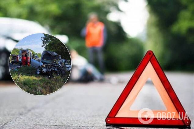 Столкнулись две легковушки