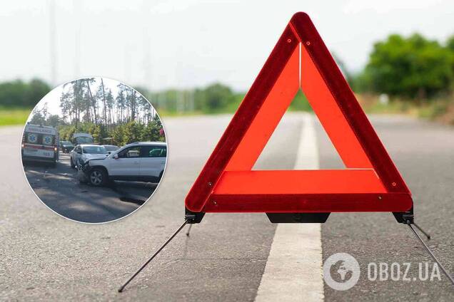 У Бучі зіткнулися швидка і позашляховик