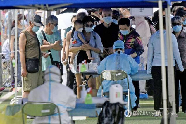 На западе Китая зафиксировали вспышку COVID-19