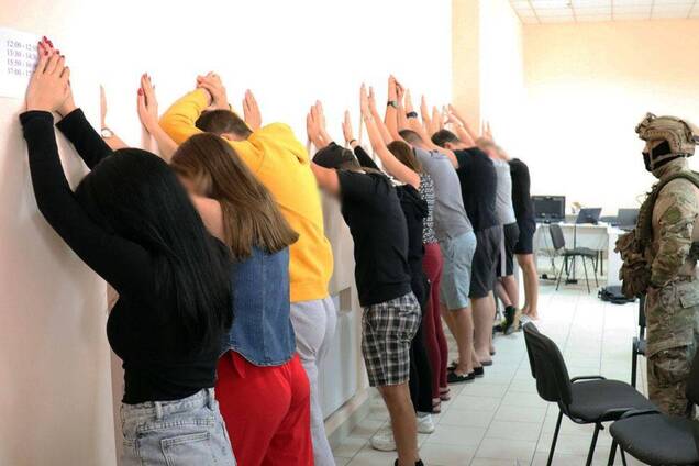 Звонили от имени банка: полиция раскрыла хитрую схему обмана украинцев