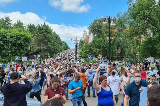 Снизу постучали. Российская 'вертикаль' подтаивает стихийно