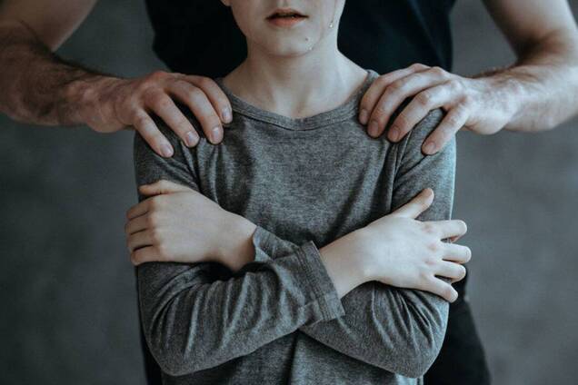 На Днепропетровщине мужчина заманил и изнасиловал 13-летнего мальчика