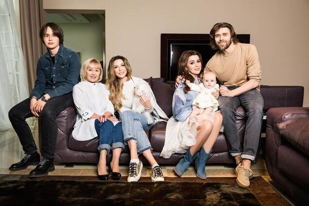 Семья Анастасии Заворотнюк (Фото – еx-press.by)