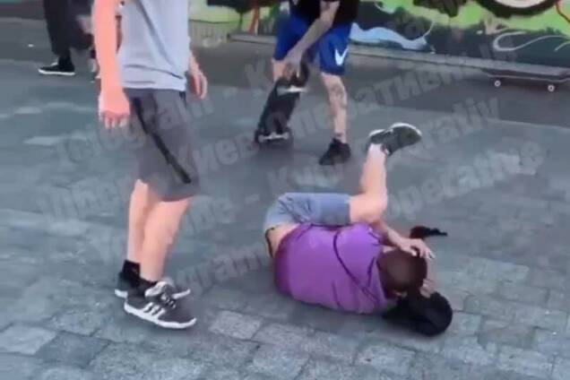 В центре Киева устроили серьезную драку