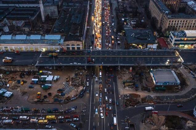 У Києві обмежать рух на Шулявському мосту