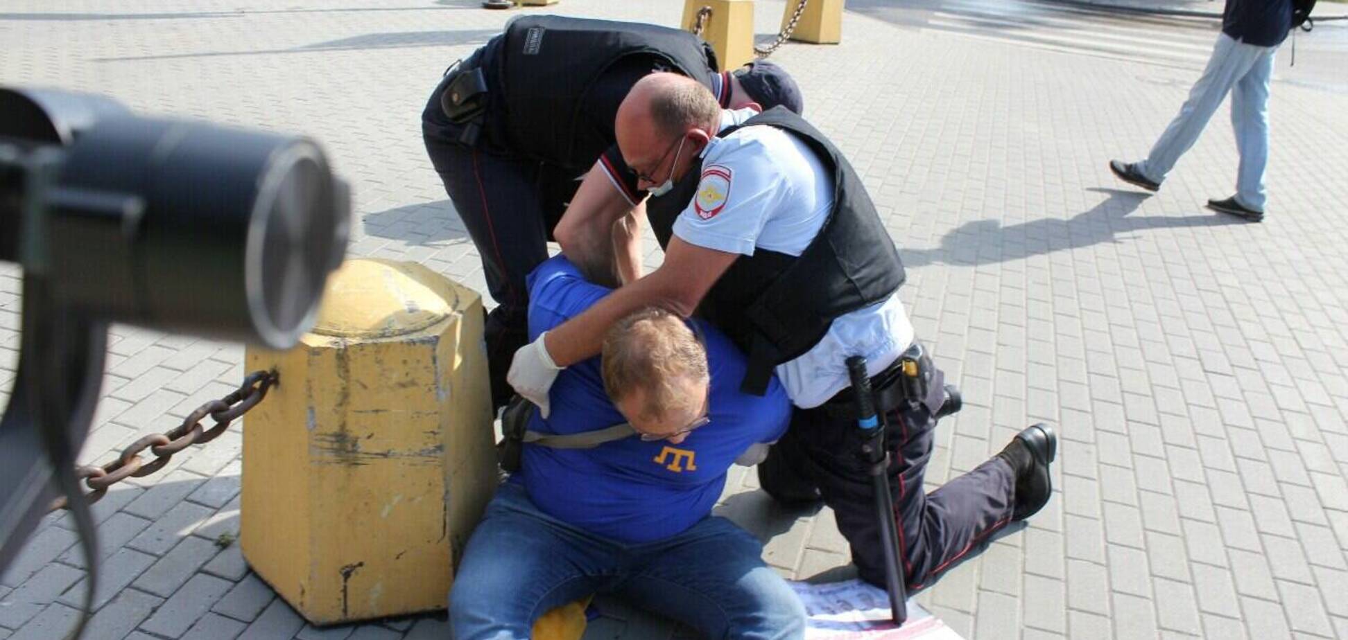 В Гатчине задержали участников акции в поддержку крымских татар