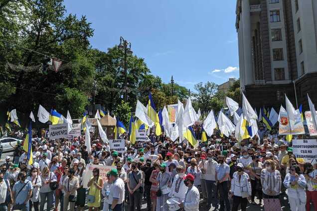 Работники 'Укрлендфарминга' устроили митинг под Кабмином