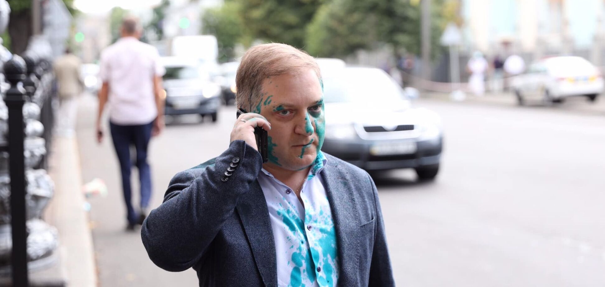 Волошина облили зеленкою