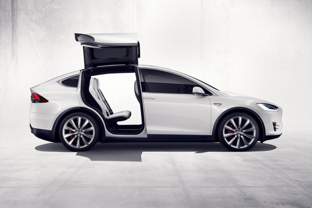 Tesla Model X – один из любимых украинцами электрокаров. Фото: Tesla