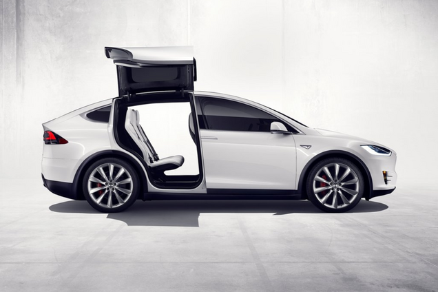 Tesla Model X – один з улюблених українцями електрокарів. Фото: Tesla
