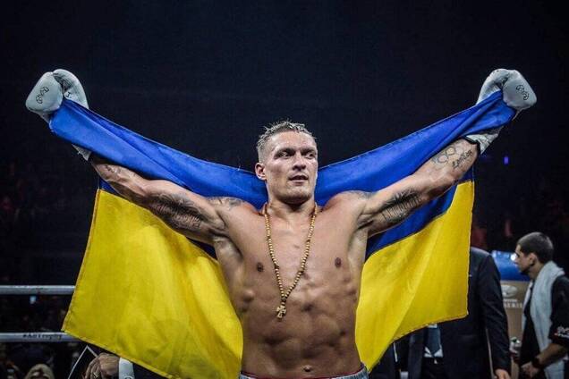 Усик показал тренировку, удивив своим украинским произношением