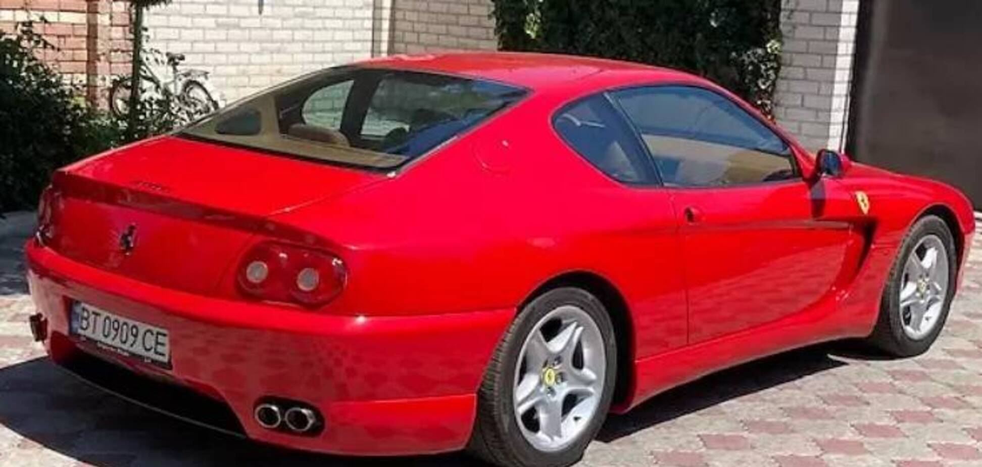 В Украине продают редкую Ferrari. Фото: auto.ria.com
