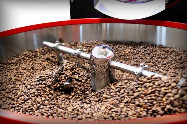 Як ступінь обсмажування впливає на вміст кофеїну в каві: розкрито взаємозв'язок