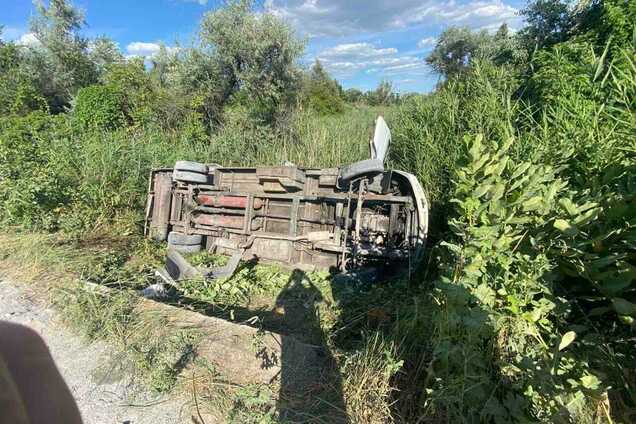 В ДТП с участием автобуса на Днепропетровщине пострадало 15 человек