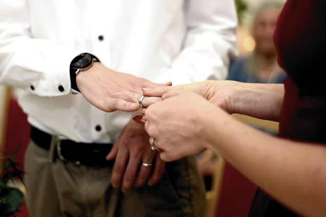 Як дівчата робили чоловікам пропозицію руки й серця: цікаві історії