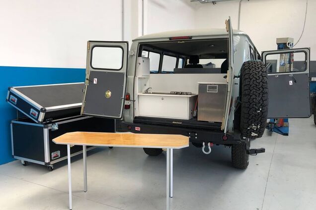 УАЗ-2206 превратили в современный кемпер. Фото: carakoom.com