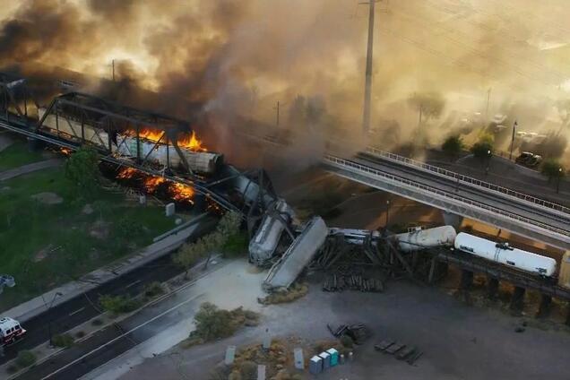 Поезд сошел с рельсов в городе Темпе