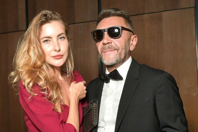 Шнуров впервые показал свою молодую жену: как она выглядит