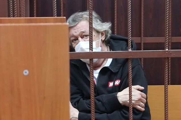 Суд вынес предварительный приговор Ефремову из-за ДТП: к чему приговорили актера