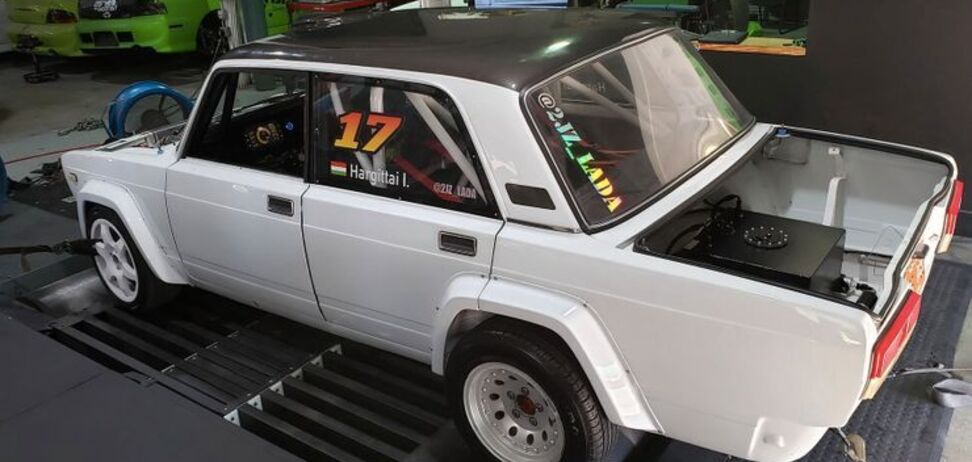 Необычный ВАЗ-2105 доработали в США. Фото: firstgear.ua