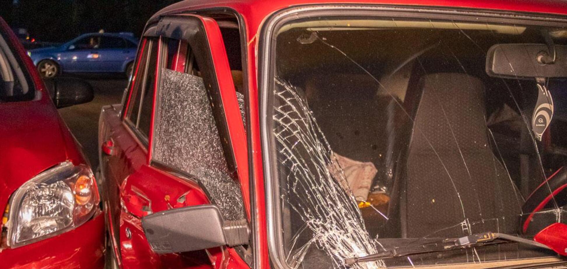 В Днепре столкнулись два авто: госпитализировали беременную женщину