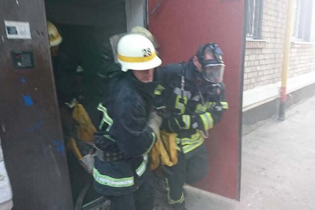 На Дніпропетровщині під час пожежі серйозно обгорів чоловік. Фото з місця НП