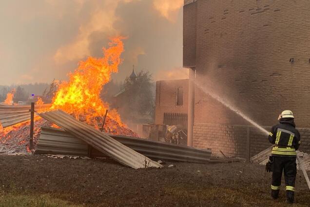 На Луганщине продолжают бушевать пожары: 5 человек погибли
