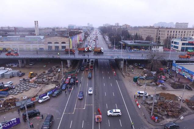 В Киеве ограничили движение по Шулявскому мосту