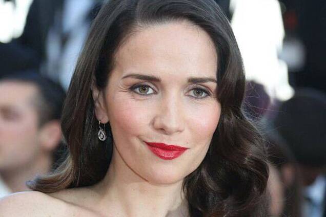 43-летняя Орейро засветила голую грудь на пикантном фото