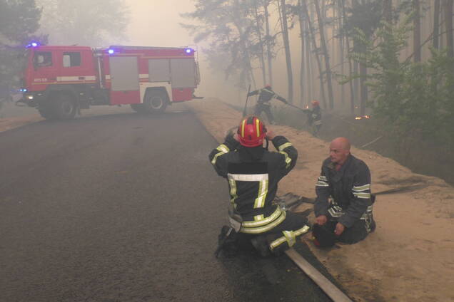 Пожежі на Луганщині не вщухли: рятувальники показали, що відбувається в зоні лиха