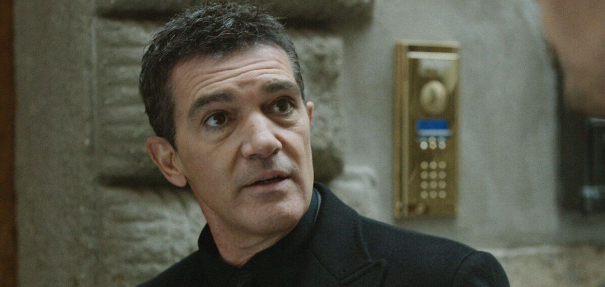 В Антонио Бандераса обнаружили коронавирус